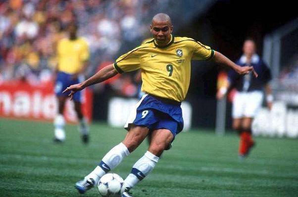 篮球传奇贝里内利宣布退役，39岁完美收官